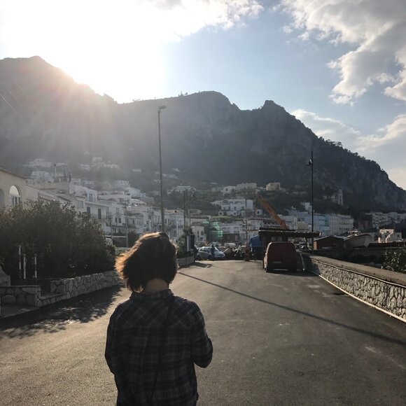 Meet your posher, Veronica. - Picture 1 of 1